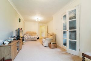 LIVING ROOM- click for photo gallery